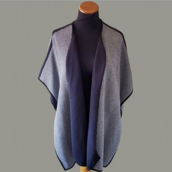 NWT BYLYSE M/L Old Money Timeless Preppy Ivy League Houndstooth Knit Poncho - Picture 4 of 13